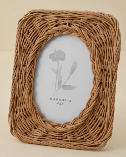 VND7018 Makerspalm, LLC Robin Woven Rattan Photo Frame