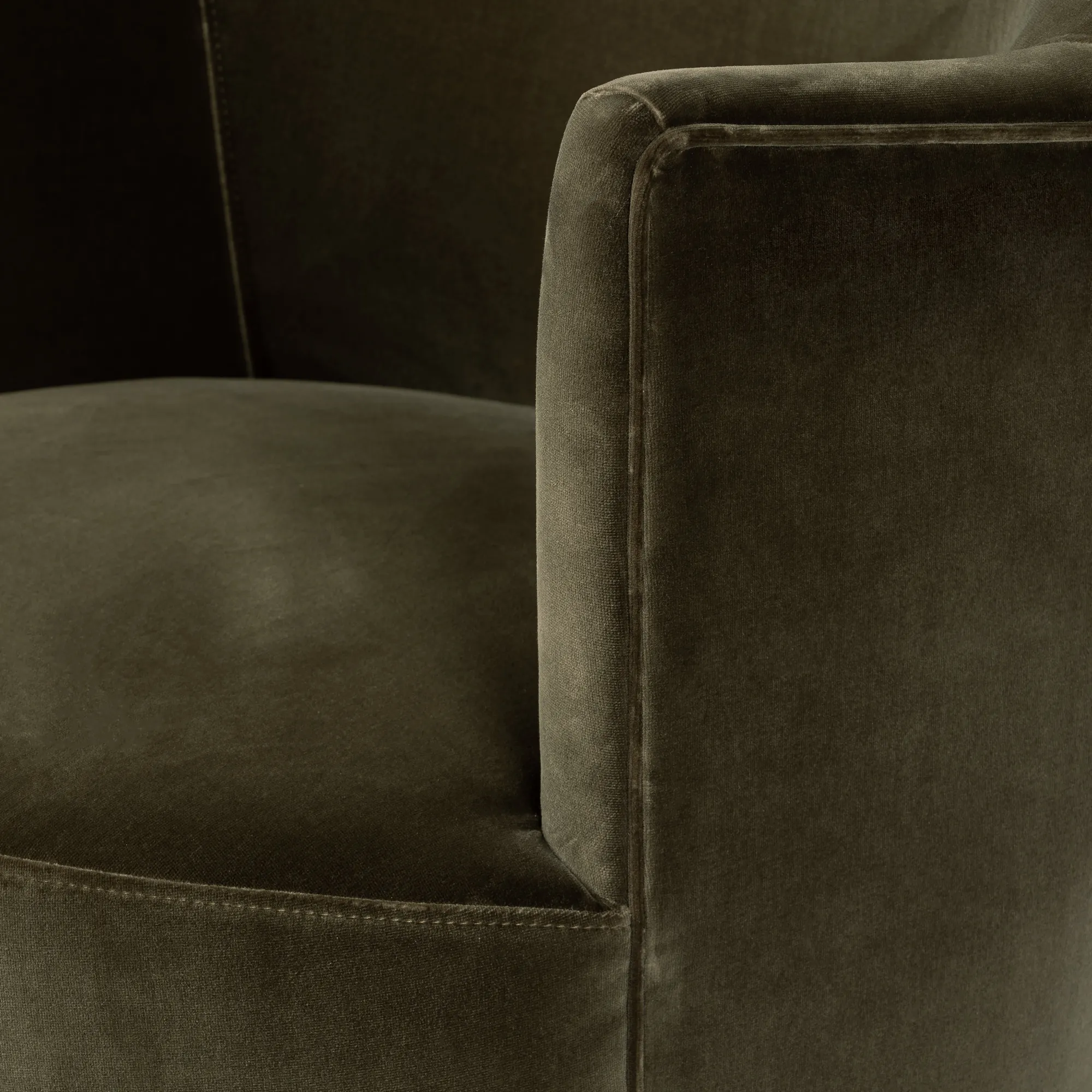 VND6200 Four Hands, LLC Rose Swivel Chair