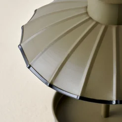 VND0207 Sullivan's Round Roof Bird Feeder