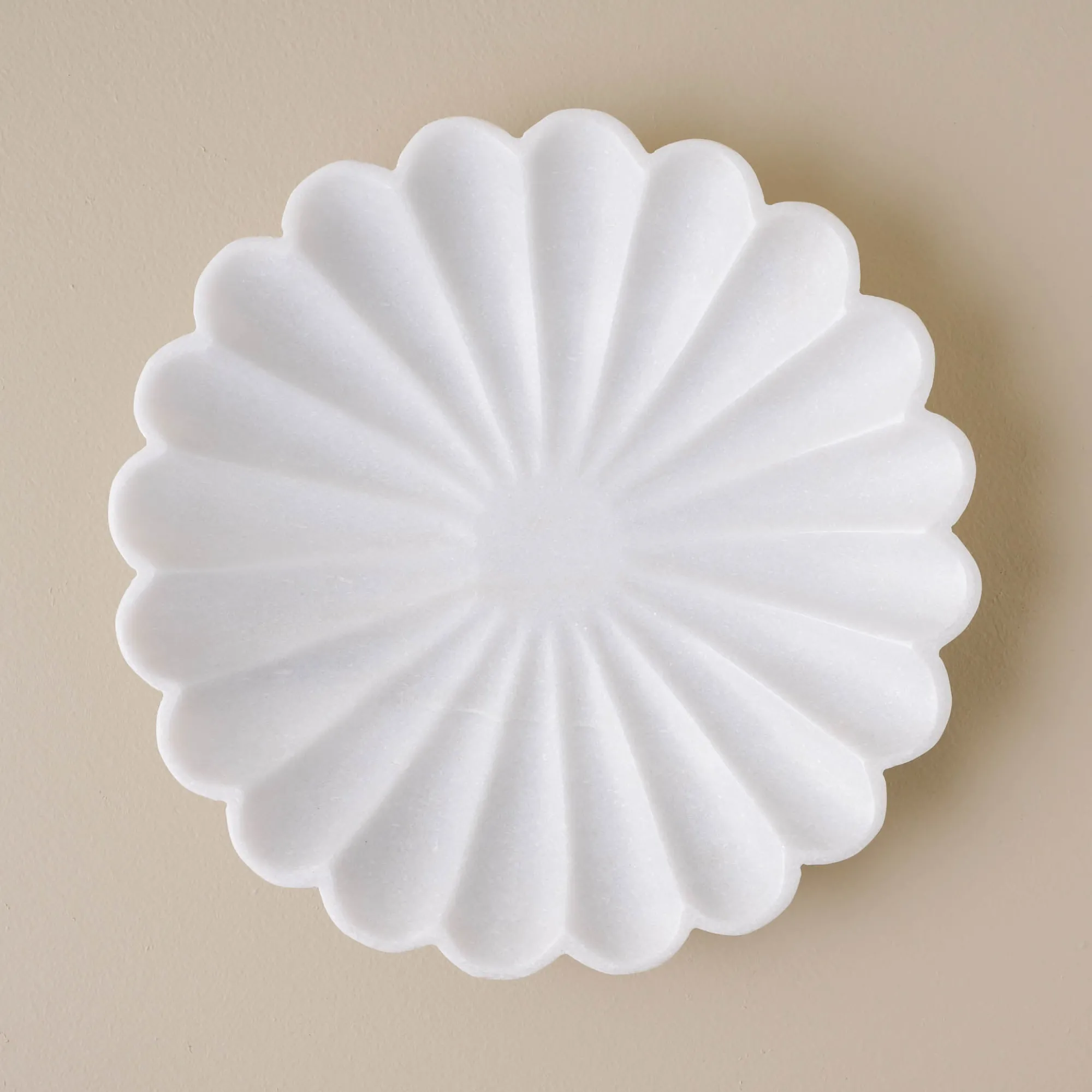 VND6842 Ferry International Scalloped Marble Accent Bowl
