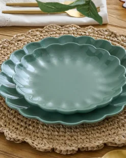 VND0092 Melrose International, LLC Seagrass Scalloped Plate
