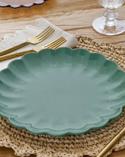 VND0092 Melrose International, LLC Seagrass Scalloped Plate