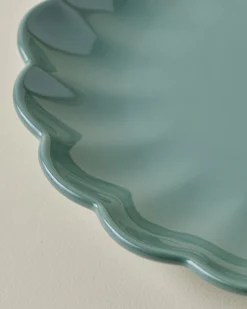 VND0092 Melrose International, LLC Seagrass Scalloped Plate