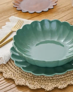 VND0092 Melrose International, LLC Seagrass Scalloped Serving Bowl
