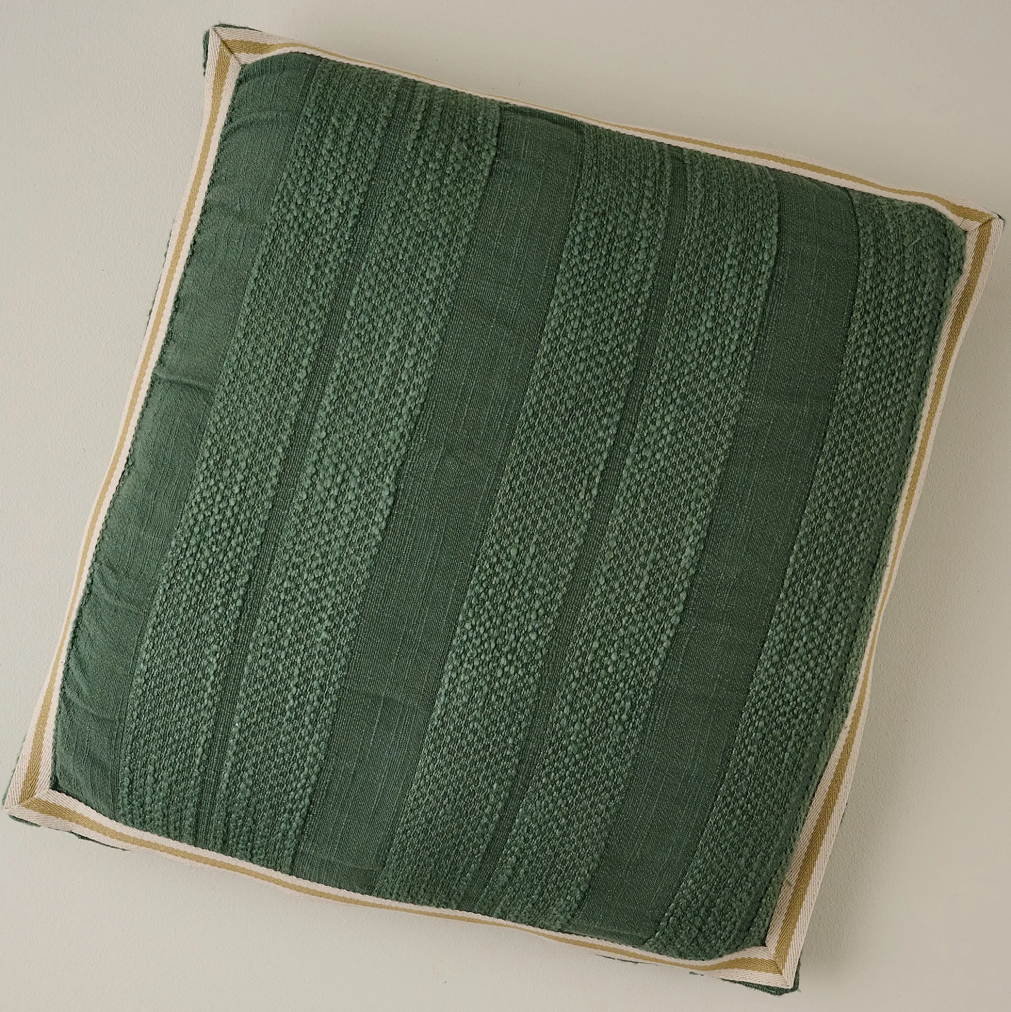 VND6843 KARUR GOLDLINE EXPORTS LLP Seaspray Oversized Pillow