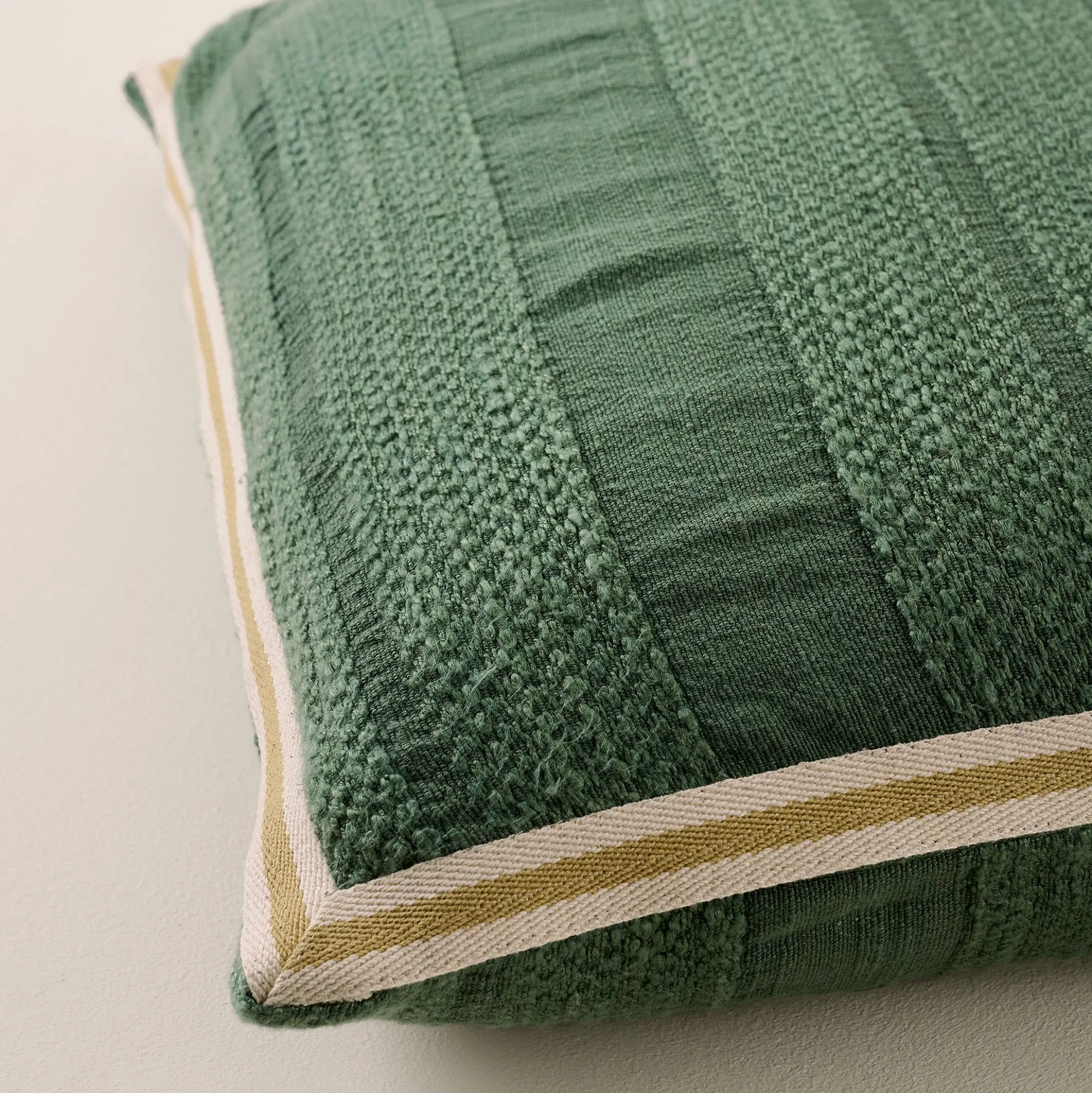 VND6843 KARUR GOLDLINE EXPORTS LLP Seaspray Oversized Pillow