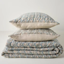 Magnolia Silver Blue Flora Block Print Quilt + Sham Set (King)