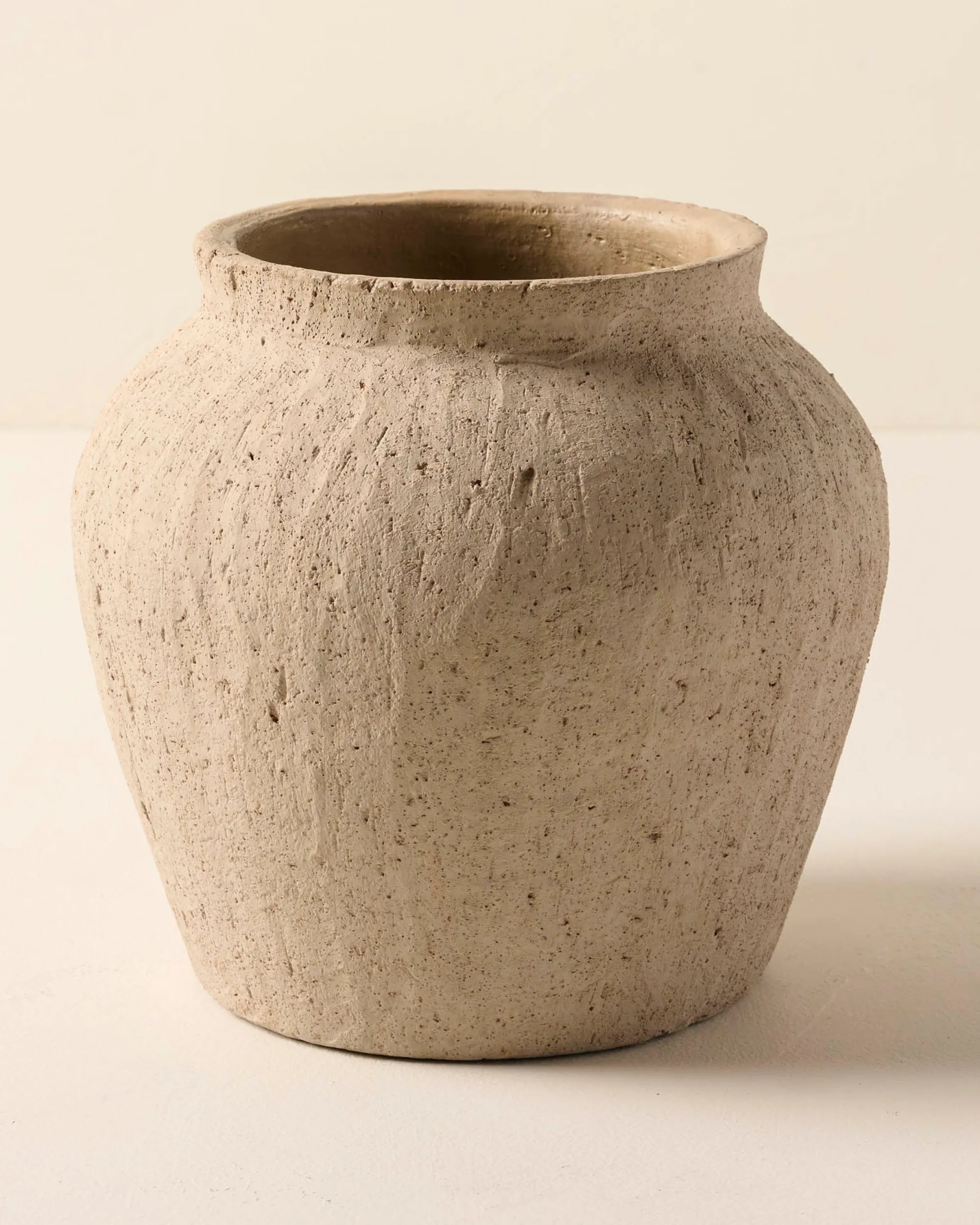 VND6562 Chaozhou Highland Crafts Company Ltd Small Textured Adrienne Vase