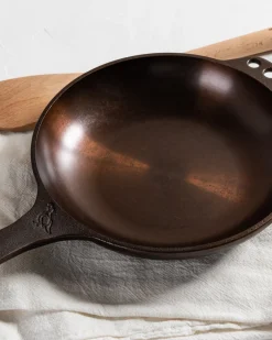 VND6687 Smithey Ironware Company Smithey Cast Iron Chef Skillet (No. 8)