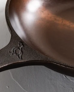 VND6687 Smithey Ironware Company Smithey Cast Iron Chef Skillet (No. 8)