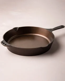 VND6687 Smithey Ironware Company Smithey Cast Iron Skillet (No. 12)
