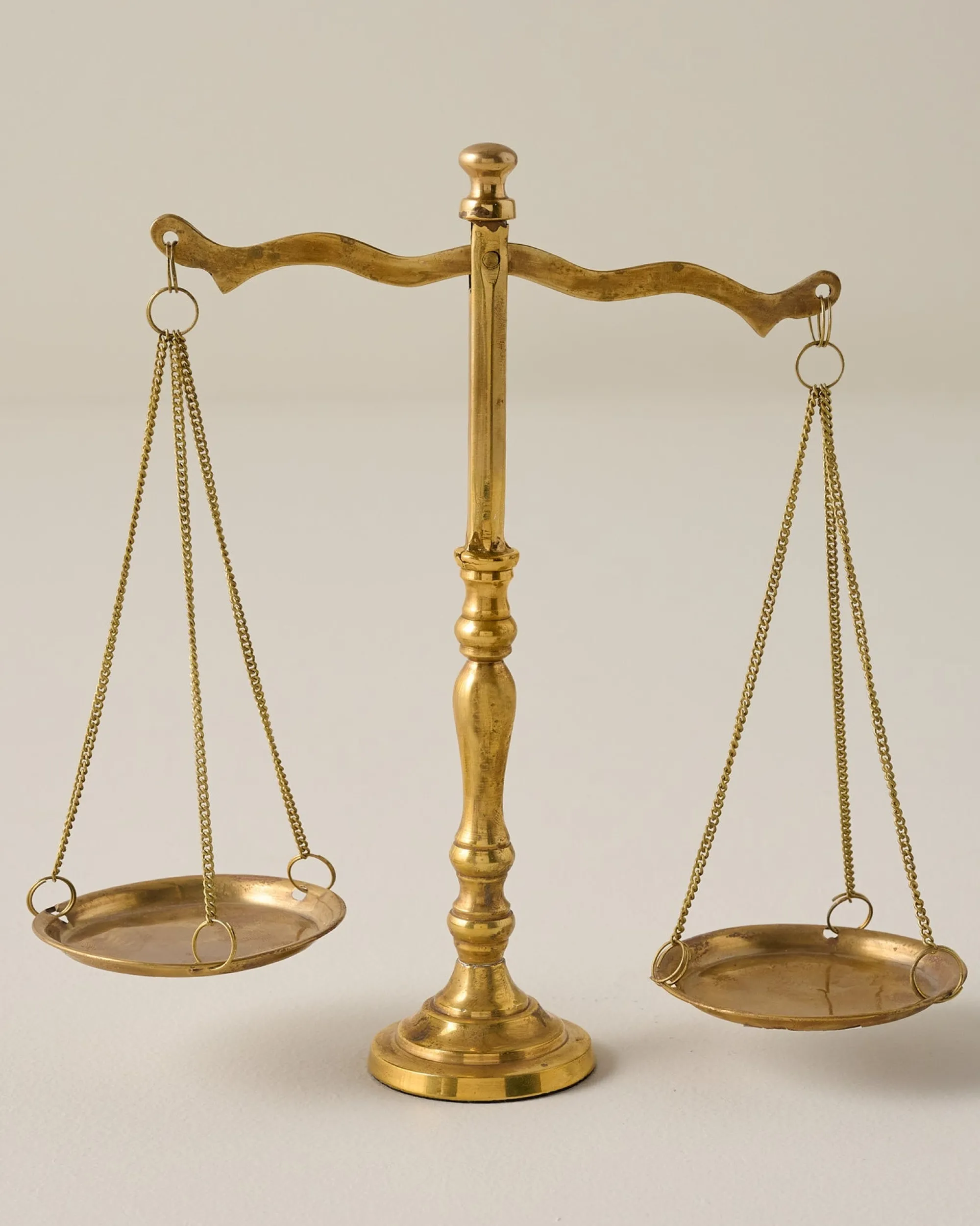 VND6624 GULATI EXPORTS Solid Brass Bookshelf Scale