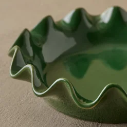 VND7018 Makerspalm, LLC The Cottage Collection Forest Green Scalloped Pie Dish