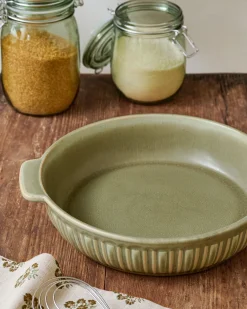 VND7817 FOXSTONE DEVELOPMENT CO.,LTD The Cottage Collection Laurel Green Round Baking Dish