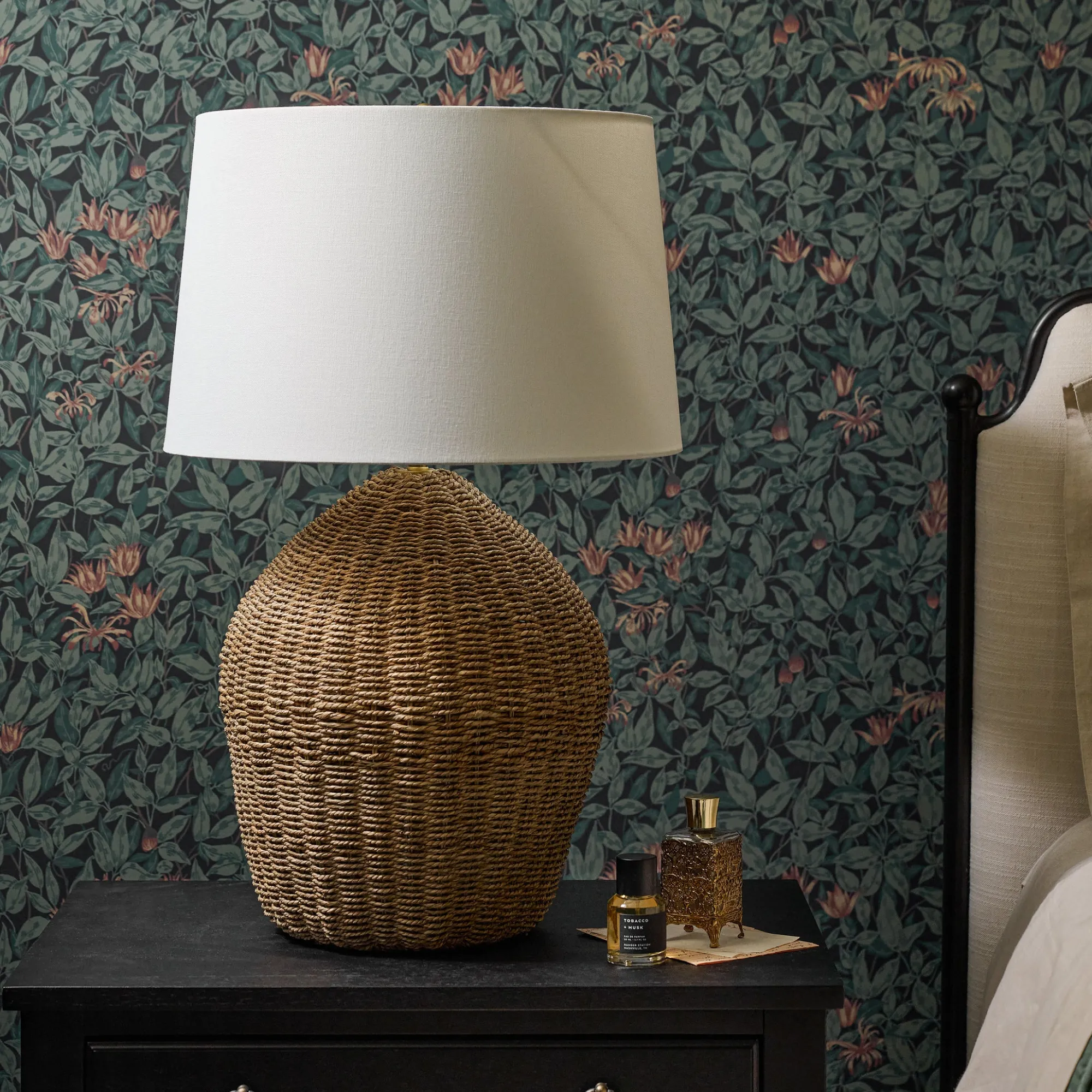 VND7751 Regina Andrew Design Inc Tia Natural Rattan Table Lamp