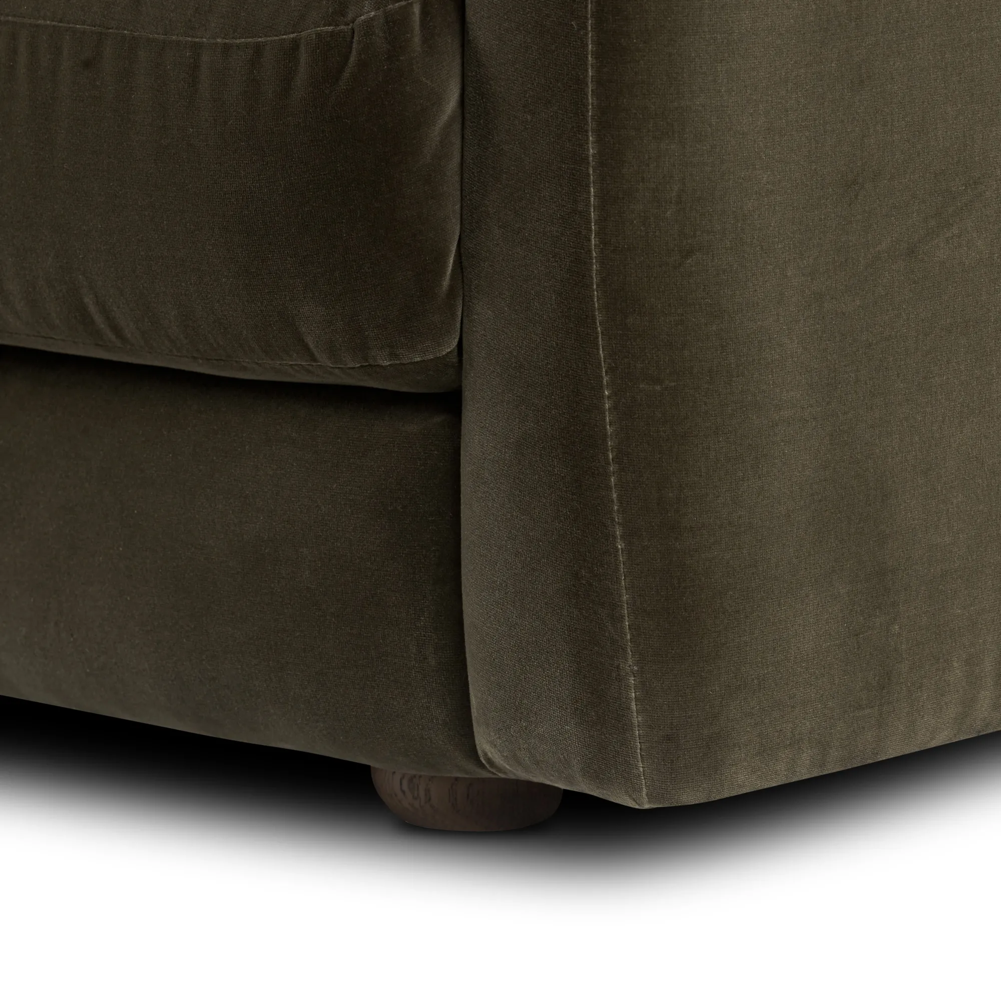 VND6200 Four Hands, LLC Veronica Sofa
