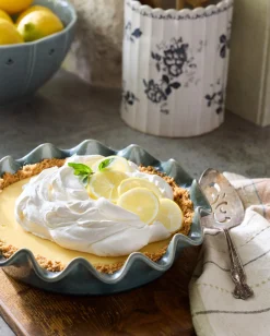 VND7018 Makerspalm, LLC Vintage Blue Scalloped Pie Dish