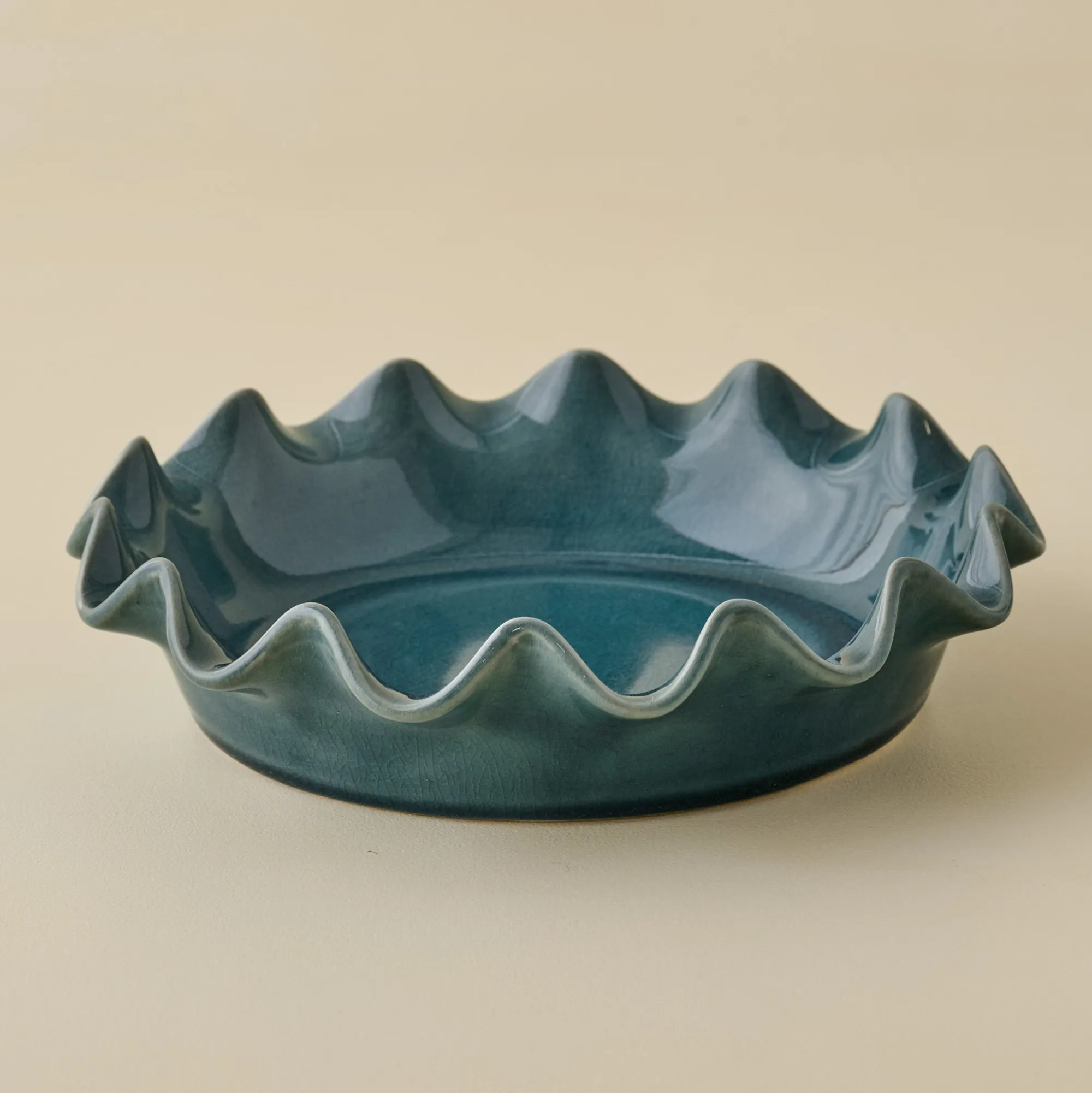 VND7018 Makerspalm, LLC Vintage Blue Scalloped Pie Dish