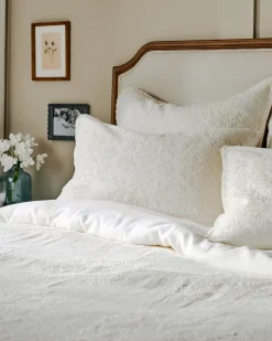 VND7018 Makerspalm, LLC Vintage Chenille Duvet
