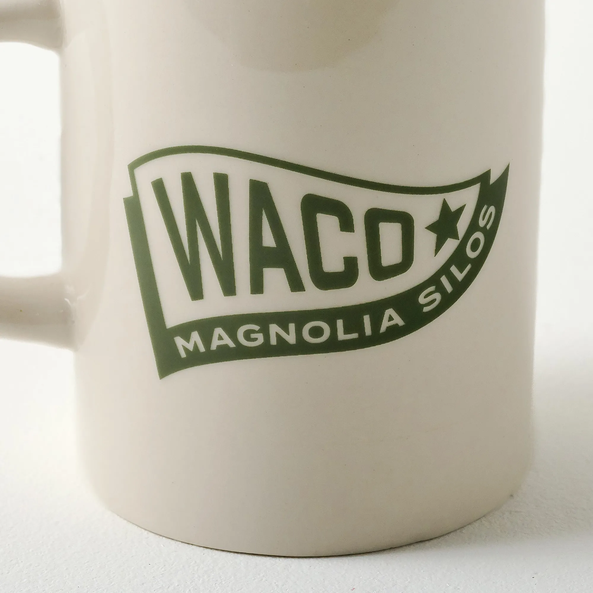 VND7817 FOXSTONE DEVELOPMENT CO.,LTD Waco Flag Stoneware Mug