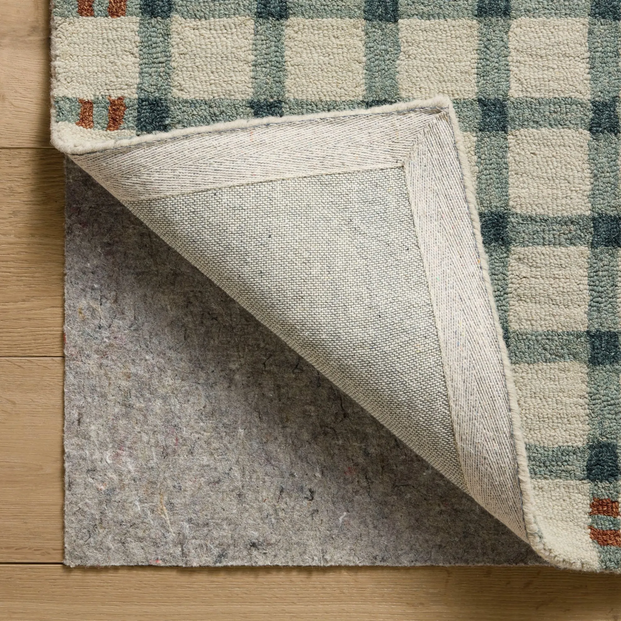 VND0086 Loloi Inc Waylon Spa Brick Rug
