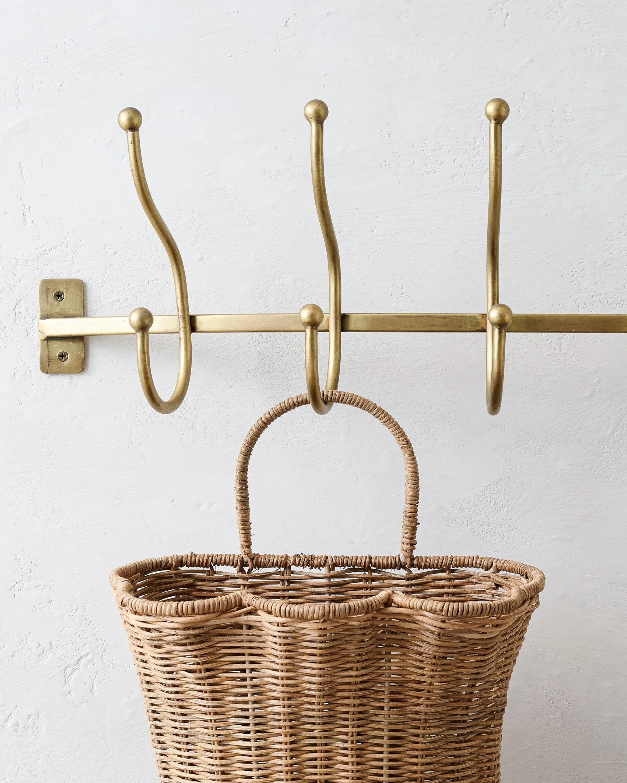 VND7372 ACUBE KRAFT PVT LTD Webster Antique Brass Hook Rack