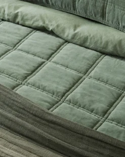 VND7018 Makerspalm, LLC Weekend Velvet Quilt - Dusty Green