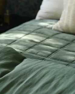 VND7018 Makerspalm, LLC Weekend Velvet Quilt - Dusty Green
