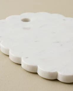 VND6842 Ferry International White Marble Scalloped Serving Board