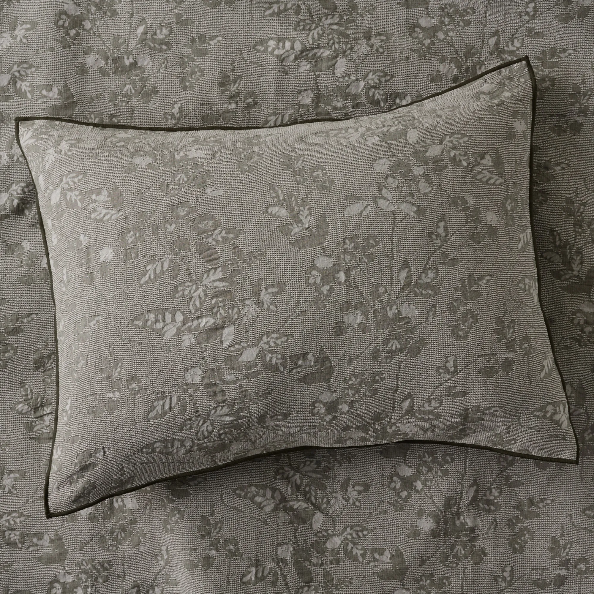 VND7018 Makerspalm, LLC Willow Floral Jacquard Sham
